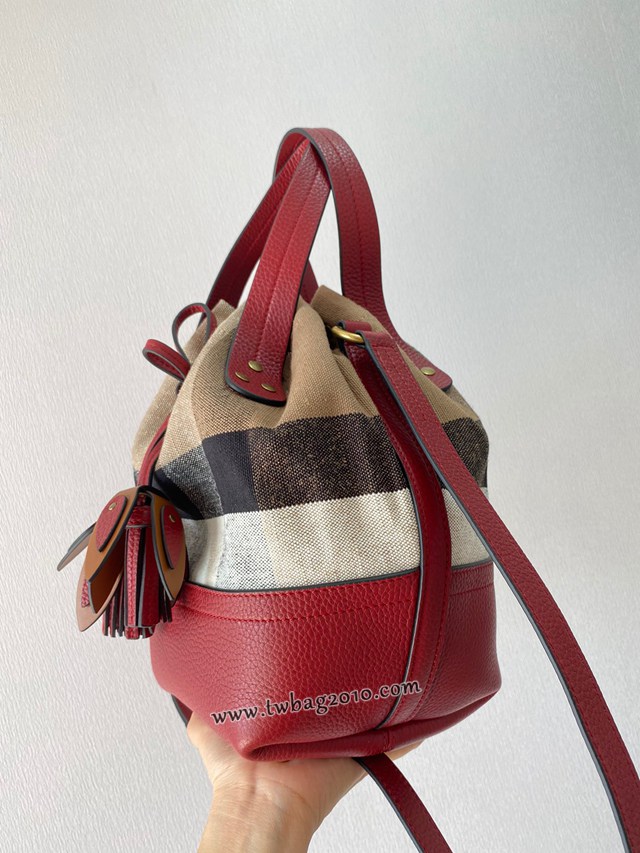 Burberry專門店新款Canvas格紋水桶包 巴寶莉肩背斜挎女包 yxb1265